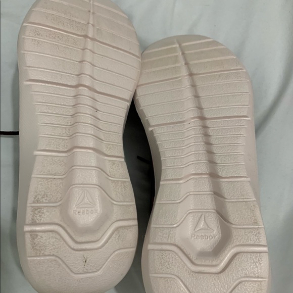 Reebok Burgundy Sneakers Size 8 - Picture 5 of 7